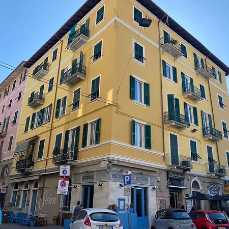 54 Rosselli Guest house