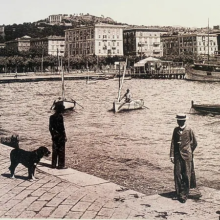 54 Rosselli Konukevi La Spezia